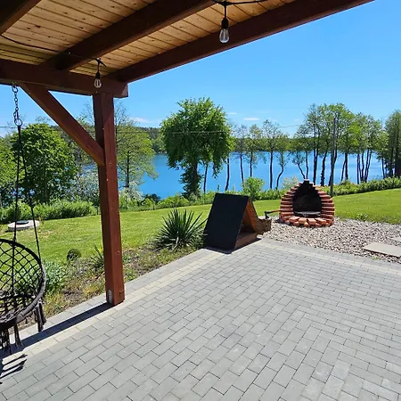 Nad Jeziorem Ferienhaus *